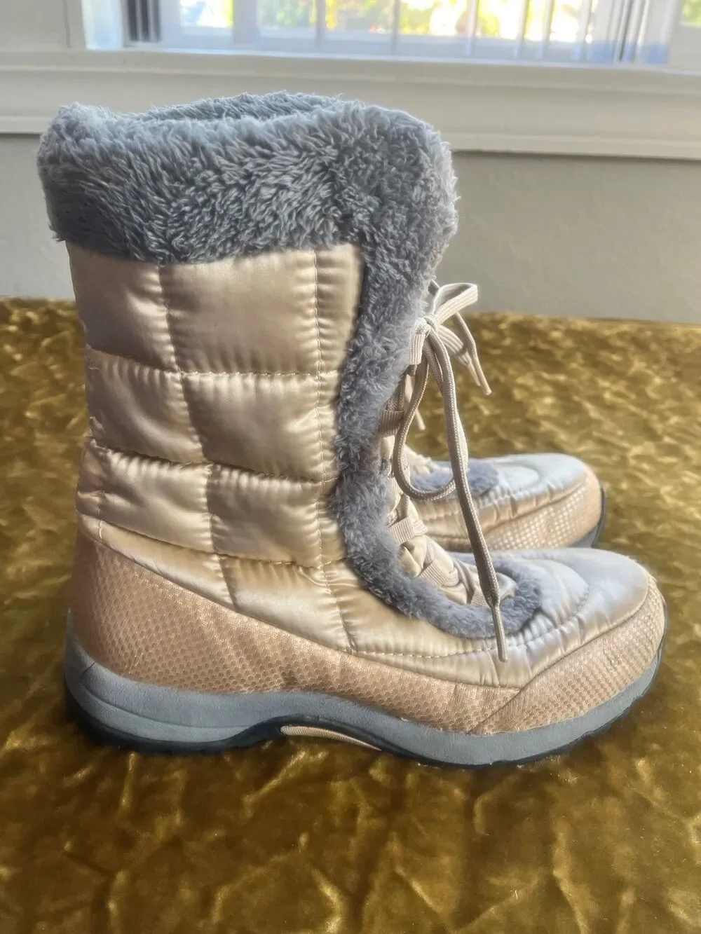 LANDS` END WOMEN`S BOOTS 8B GRAY GOLDEN